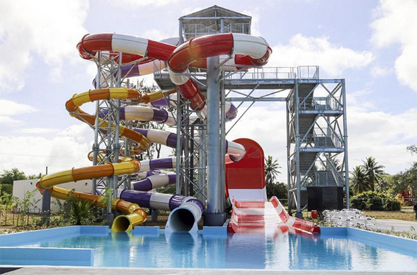 PIC-NEW-WATERSLIDE-1.jpg